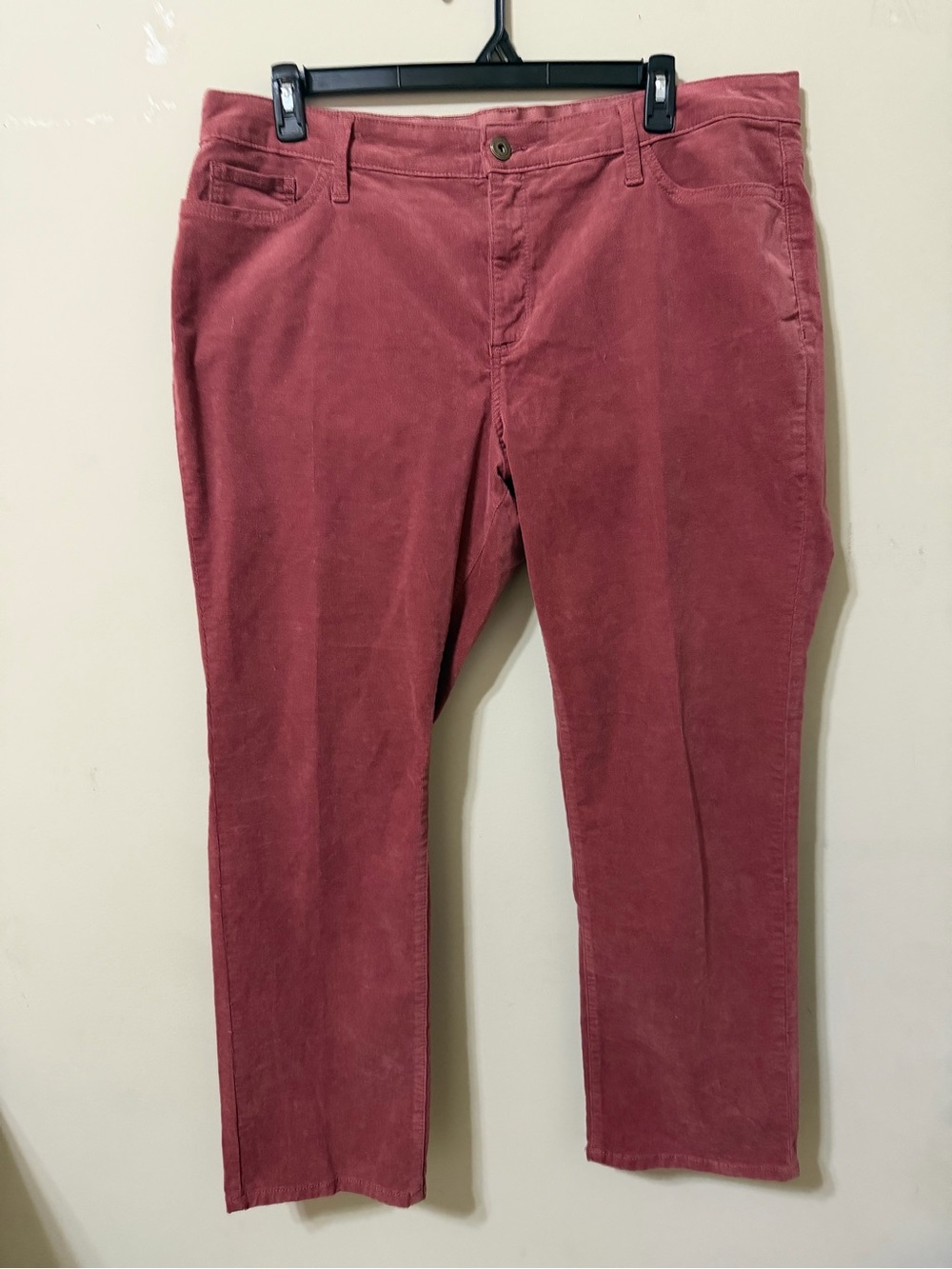 St. John's Bay Women's plus 20w Straight-Leg micro Corduroy Jeans Dusty Rose euc